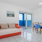 Inviting Apartment Near Mala Mandra Beach