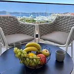 Karmen II Modern Apartment On The Beach