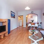 2 Bedroom Nice Apartment In Sveti Petar