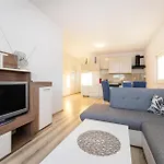 Stunning Apartment In Gornji Karin