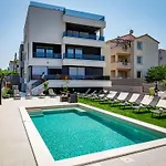 Km 1 Exclusive Apartments