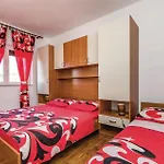 1 Bedroom Pet Friendly Apartment In Dinjiska
