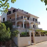 Apartments By The Sea Zavalatica, Korcula - 9137