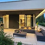 Villa Eta
