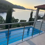 Vila Hera Korcula, Special One, Pool, Right On The Sea,Parking, 8 People