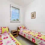 Inviting Apartment Near Mala Mandra Beach