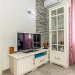 2 Bedroom Beautiful Home In Komarna