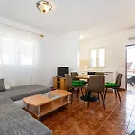 Cozy Apartment In Gornji Karin With Wifi