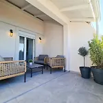 Pied-A-Terre