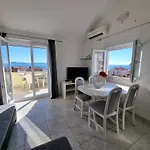 Ferienwohnung Mit Balkon, Meerblick, Pool Und Bbq