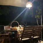 3 Bedroom Beautiful Home In Debeljak
