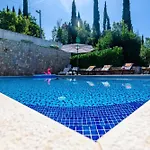 Idylic Escape House With Pool