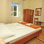 Cozy Home In Zaton Veliki With Kitchen