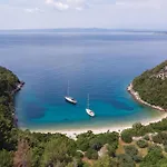 Lovely Home In Korcula With Kitchen