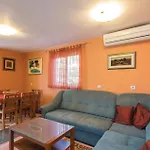 Lovely Apartment In Orebic With Kitchen