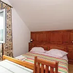 2 Bedroom Stunning Apartment In Racisce