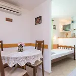 Gorgeous Home In Nova With Wifi