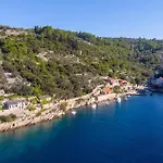 2 Bedroom Cozy Apartment In Racisce