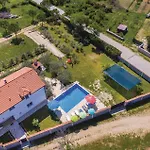 4 Bedroom Lovely Home In Kakma