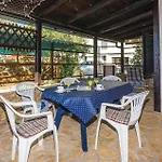 2 Bedroom Awesome Home In Privlaka