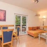 Stunning Apartment In Donji Karin