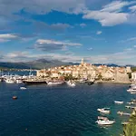 Gorgeous Apartment In Karbuni With Wifi