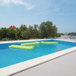Pet Friendly Home In Stratincica With Wifi