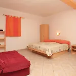 Lovely Apartment In Vela Luka With Kitchen