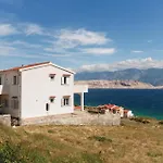1 Bedroom Amazing Apartment In Pag