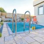 8 Bedroom Nice Home In Kakma
