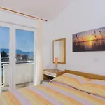 Nice Apartment In Blace With Wifi