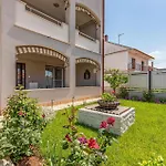 Stunning Apartment In Zadar With Kitchen