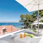 Beautiful Apartment In Prigradica With Wifi