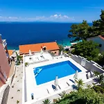 Beautiful Apartment In Prigradica With Wifi