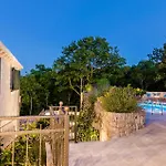 Beautiful Home In Gromaca With Wifi