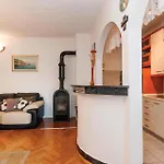 Lovely Apartment In Rovanjska With House Sea View