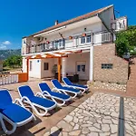 Nice Home In Rovanjska With House Sea View