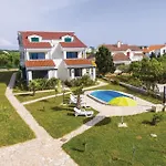 Cozy Apartment In Privlaka With House Sea View