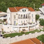 1 Bedroom Amazing Apartment In Komarna