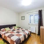 Gorgeous Apartment In Zadar With Kitchen