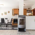 Pet Friendly Apartment In Povljana With Wifi