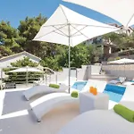 Amazing Apartment In Prigradica With Wifi