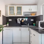 Cozy Home In Vir With Kitchen