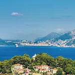 Amazing Apartment In Cavtat With House Sea View