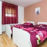 2 Bedroom Pet Friendly Home In Sukosan