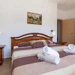 2 Bedroom Gorgeous Apartment In Ploce