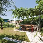 Lovely Apartment In Posedarje With Kitchen