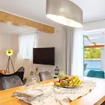 Awesome Home In Mikulina Luka