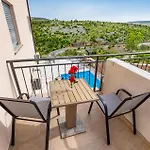 Awesome Home In Modric