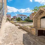 Stunning Apartment In Sveti Filip I Jakov